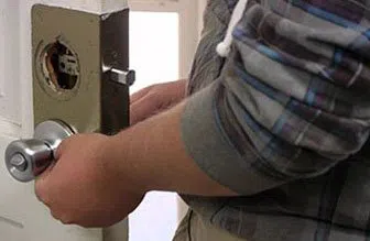 Universal Locksmith Store Grosse Ile, MI 734-259-3659 - 12-locks-replace