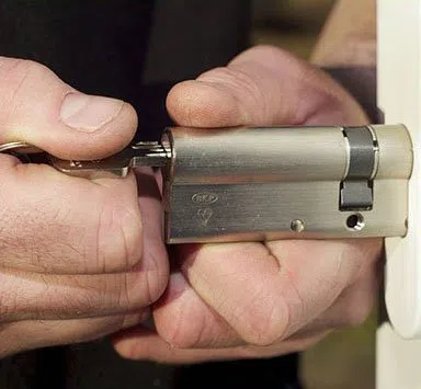 Universal Locksmith Store Grosse Ile, MI 734-259-3659 - 4-Locksmith-service